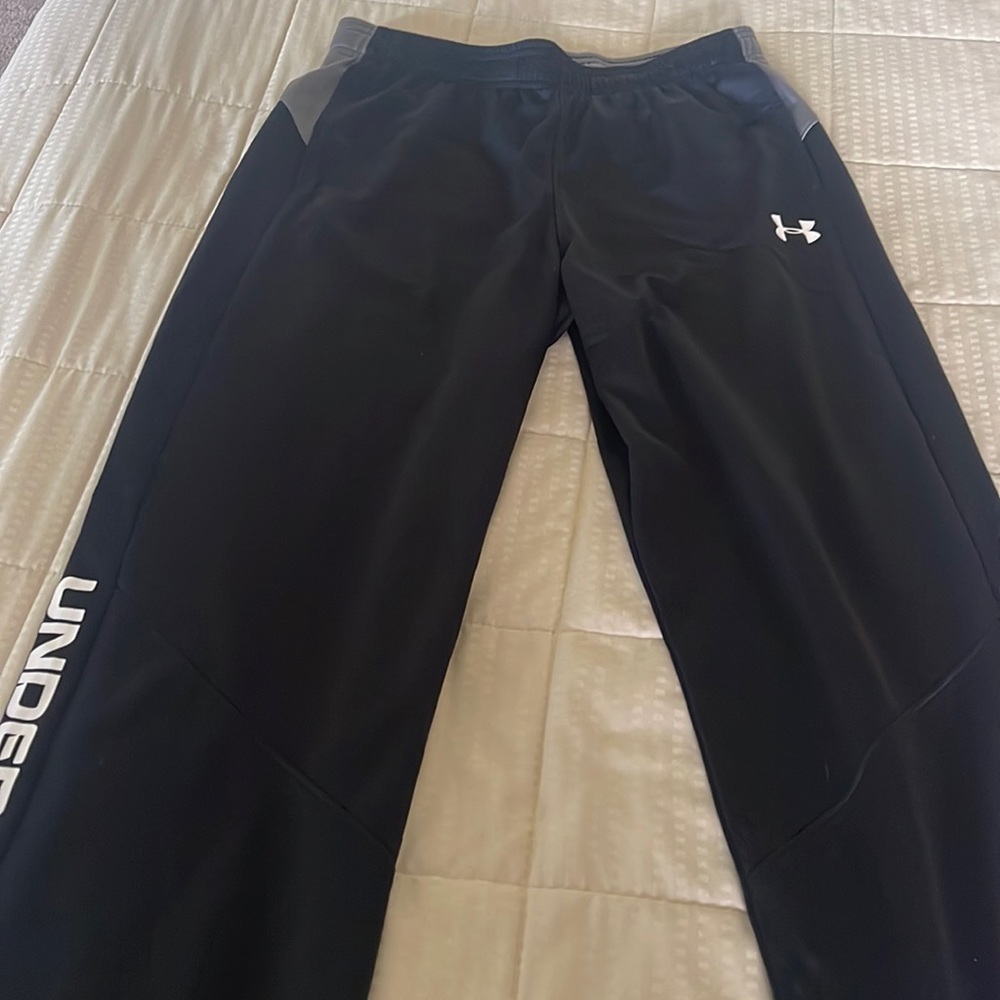 Under Armor loose fit